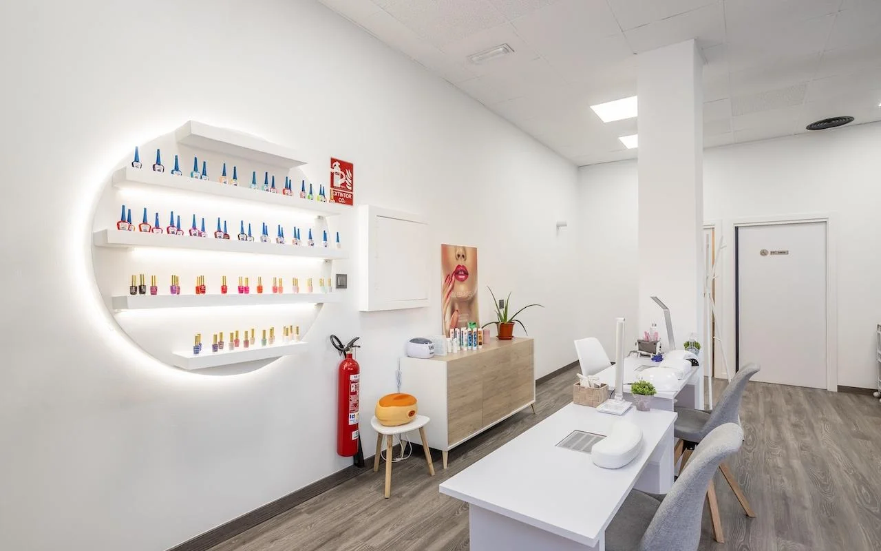 espacio de manicura en centro de estética